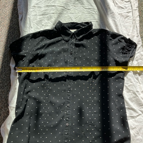 Covington Women’s Sz Med Black w/ white dots blouse - Picture 6 of 7